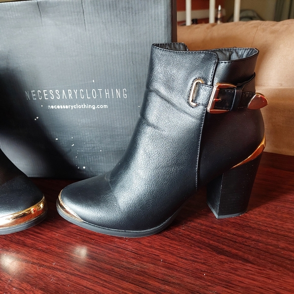 Black Ankle Gold Plated Tirms front Heels - Picture 13 of 13